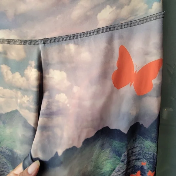 ONZIE BUTTERFLY TREE NATURE GRAPHIC WORKOUT LEGGINGS SIZE S/M EXCELLENT! - Picture 4 of 9